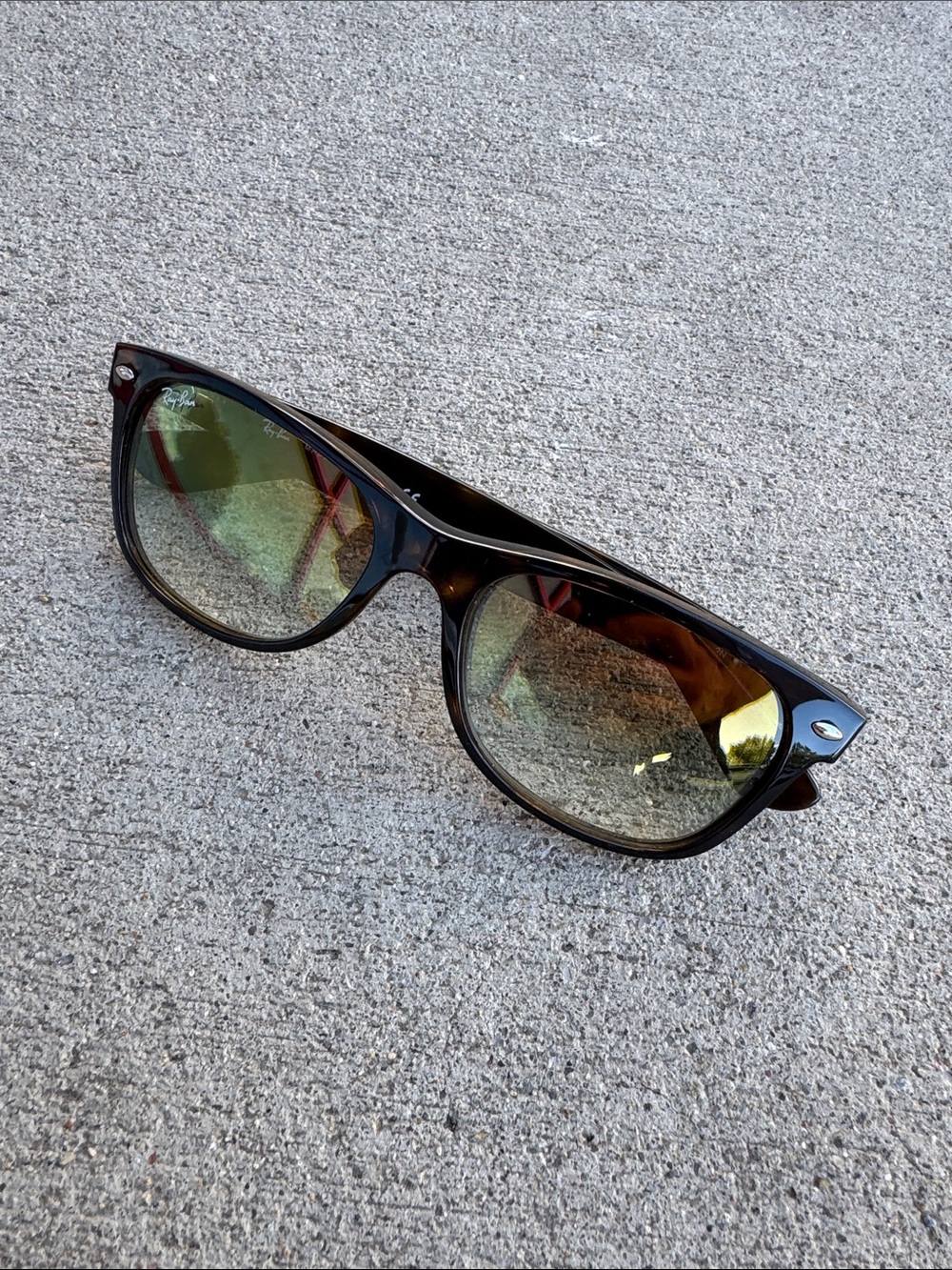 Ray-Ban 2132 New Wayfarer Brown Tortoise Frame Sunglasses 55/18